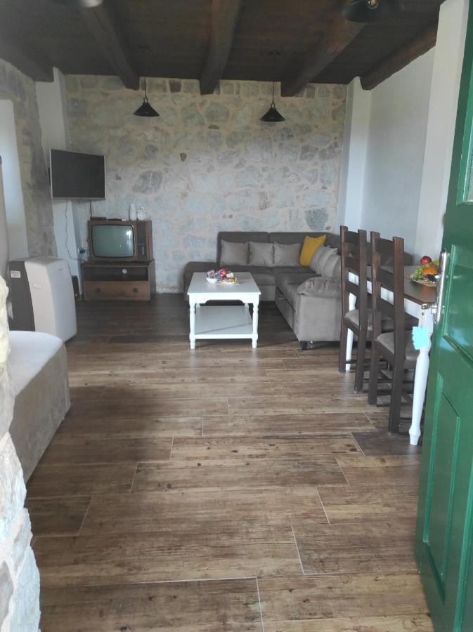 Вилла Rustic Stone House Бар Экстерьер фото