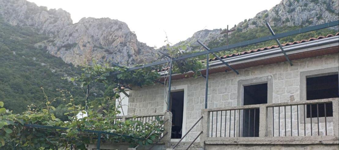 Вилла Rustic Stone House Бар Экстерьер фото
